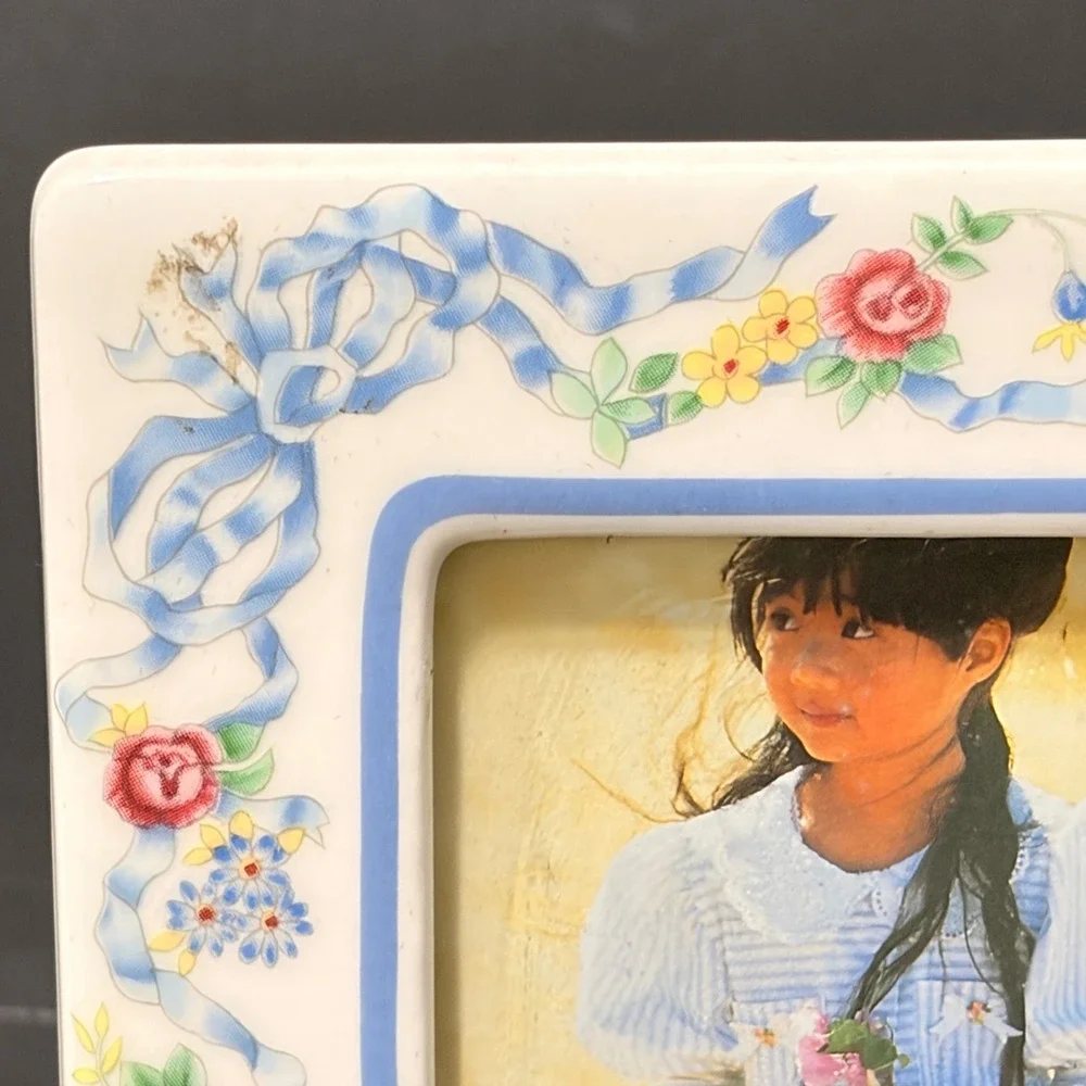 Vtg White Ceramic Floral Ribbon Picture Frame 3.5x5 Cottagecore Blue Bows